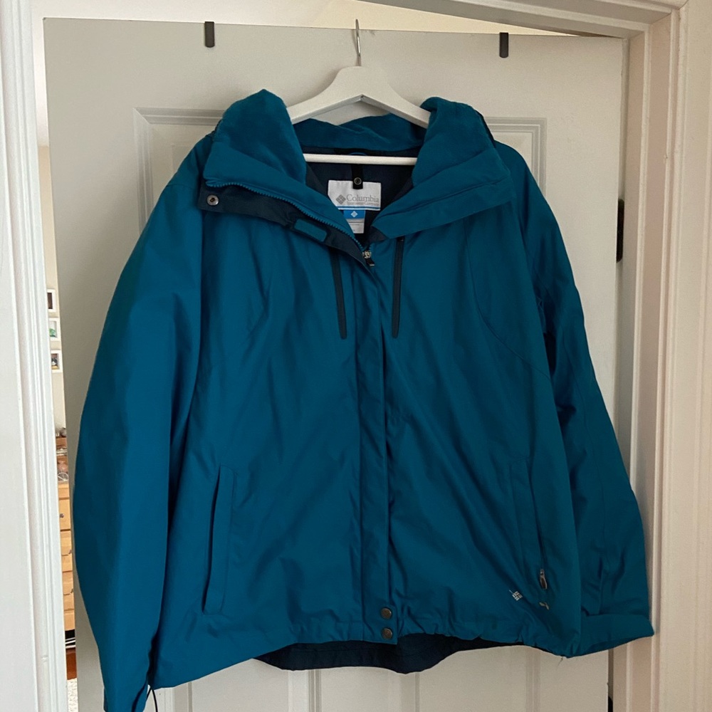 Women’s Columbia jacket shell